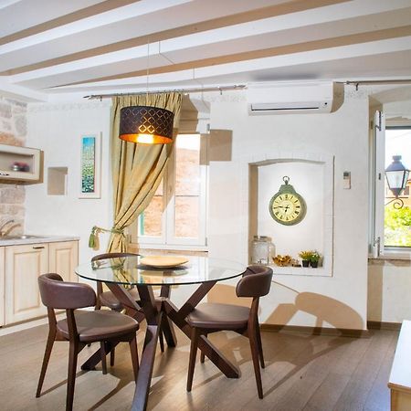 Nata Apartment 4 Stars Ровин Екстериор снимка