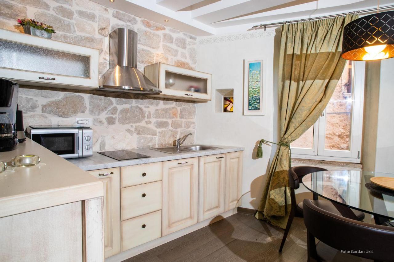 Nata Apartment 4 Stars Ровин Екстериор снимка